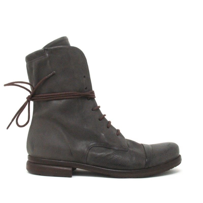 Lace-up boots